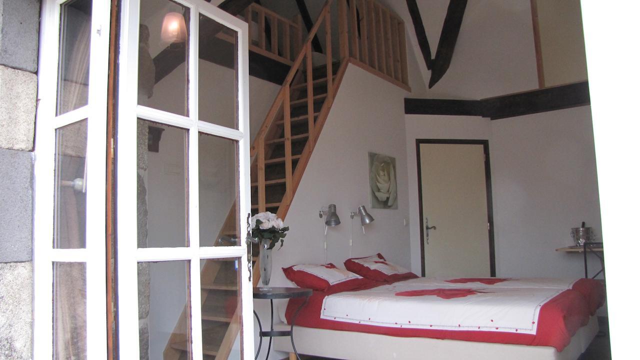 Argences-en-Aubrac Le Clos De Banes الغرفة الصورة